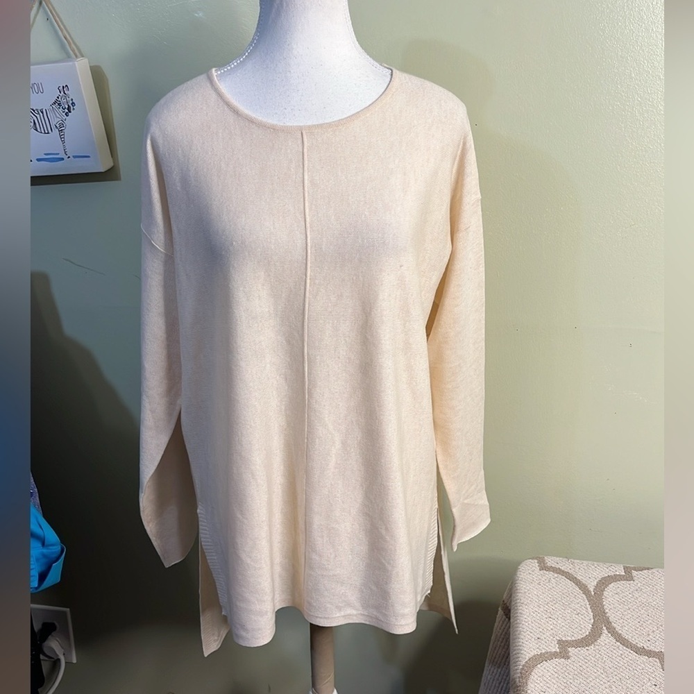 Kerisma Elegant Cream Mercerized wool blend lightweight high low sweater, M/L